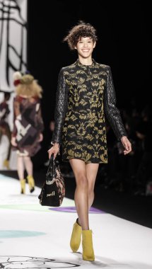 Desigual sonbahar 2015 pist gösteri