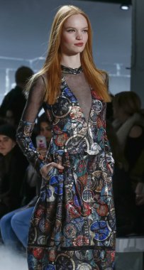 Nicole Miller pist gösteri