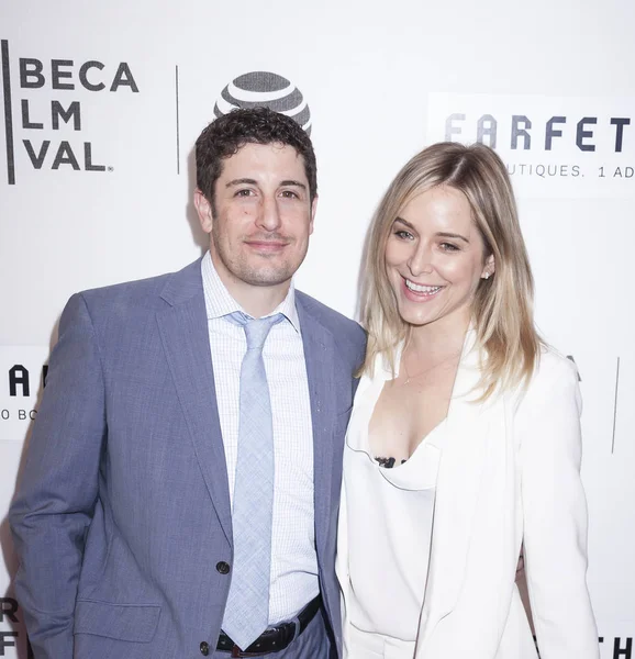 Jason Biggs, Jenny Mollen — Stockfoto