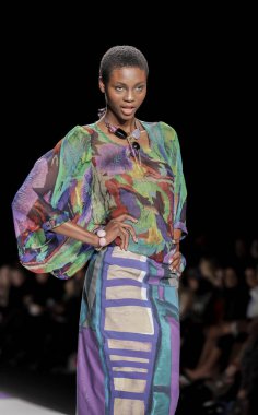 Desigual sonbahar 2015 pist gösteri