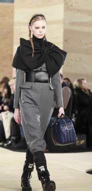 marc jacobs tarafından