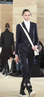 marc jacobs tarafından