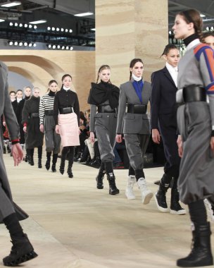 marc jacobs tarafından