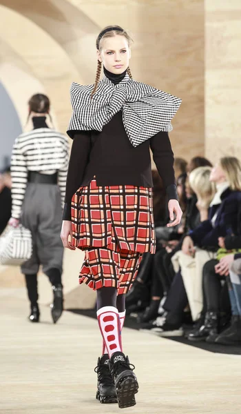 marc jacobs tarafından