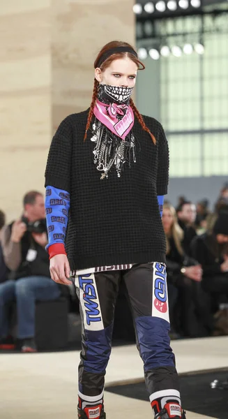 marc jacobs tarafından