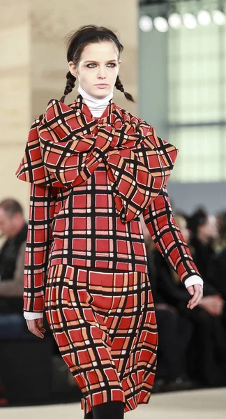 marc jacobs tarafından