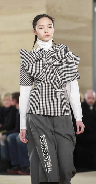 marc jacobs tarafından