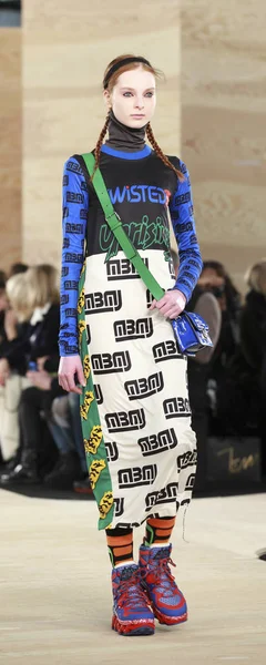 marc jacobs tarafından