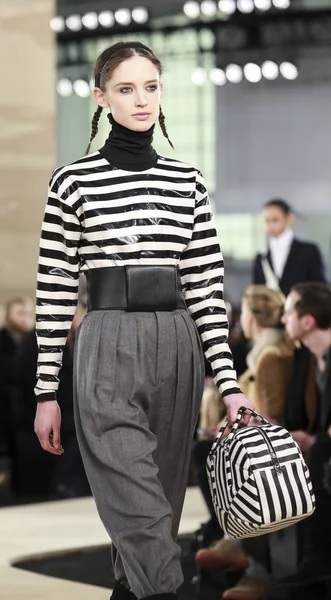 marc jacobs tarafından