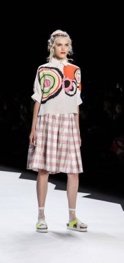 modeli Desigual pist Show'da