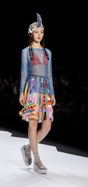 modeli Desigual pist Show'da
