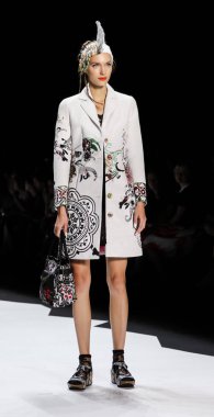 modeli Desigual pist Show'da