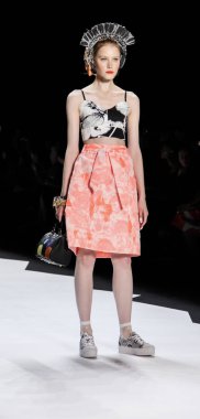 modeli Desigual pist Show'da