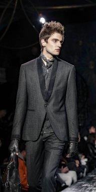 John Varvatos Fw17 pist gösteri