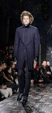 John Varvatos Fw17 pist gösteri