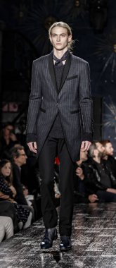 John Varvatos Fw17 pist gösteri