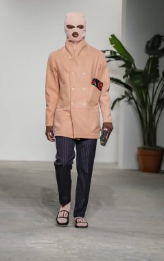 Palmiers du Mal defilesi