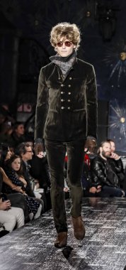 John Varvatos Fw17 pist gösteri