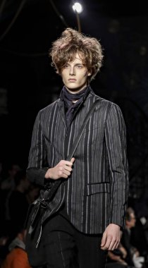 John Varvatos Fw17 pist gösteri