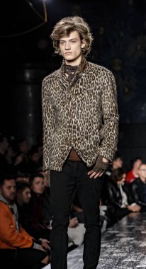 John Varvatos Fw17 pist gösteri