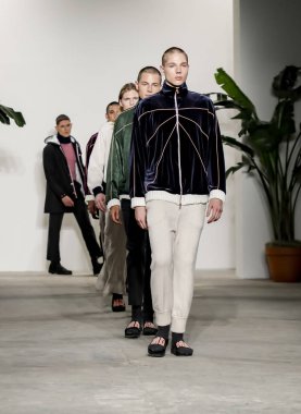 Palmiers du Mal defilesi