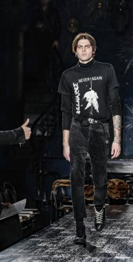 John Varvatos Fw17 pist gösteri