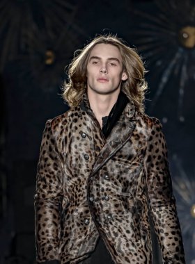 John Varvatos Fw17 pist gösteri