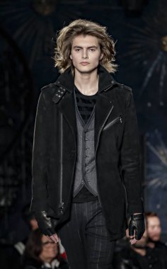 John Varvatos Fw17 pist gösteri
