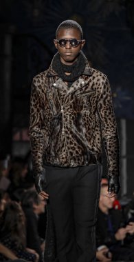 John Varvatos Fw17 pist gösteri