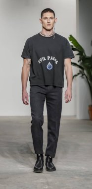 Palmiers du Mal defilesi