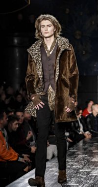 John Varvatos Fw17 pist gösteri