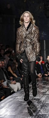 John Varvatos Fw17 pist gösteri