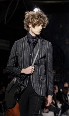 John Varvatos Fw17 pist gösteri