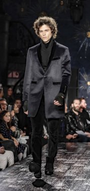 John Varvatos Fw17 pist gösteri
