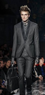 John Varvatos Fw17 pist gösteri
