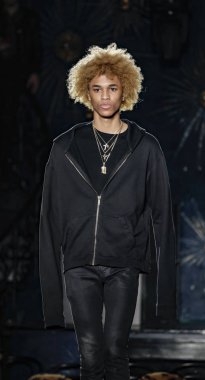 John Varvatos Fw17 pist gösteri