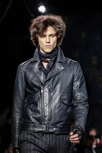 ジョン Varvatos Fw17 滑走路を見る — ストック写真