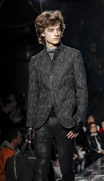 John Varvatos Fw17 pist gösteri