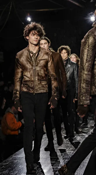 John Varvatos Fw17 start-en landingsbaan show — Stockfoto