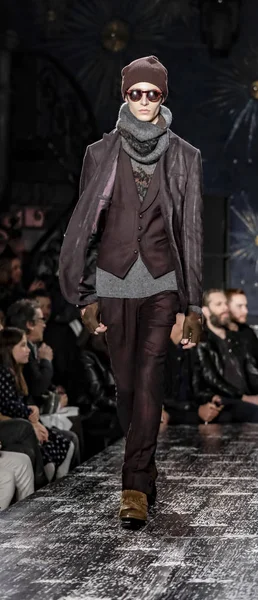 John Varvatos Fw17 pist gösteri