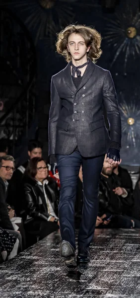 John Varvatos Fw17 pist gösteri