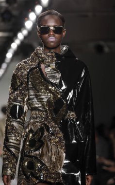 Custo Barcelona defilesi