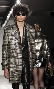 Custo Barcelona defilesi