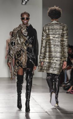 Custo Barcelona defilesi