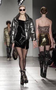 Custo Barcelona defilesi