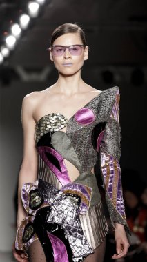 Custo Barcelona defilesi