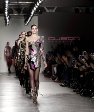 Custo Barcelona defilesi 