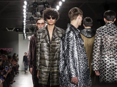 Custo Barcelona defilesi 