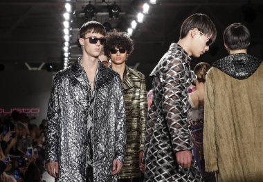 Custo Barcelona defilesi 