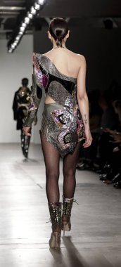 Custo Barcelona defilesi